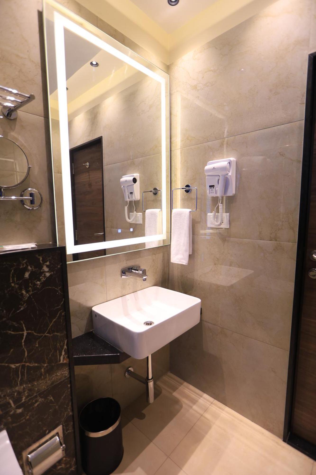 Kings Bury Inn Kumbakonam Εξωτερικό φωτογραφία